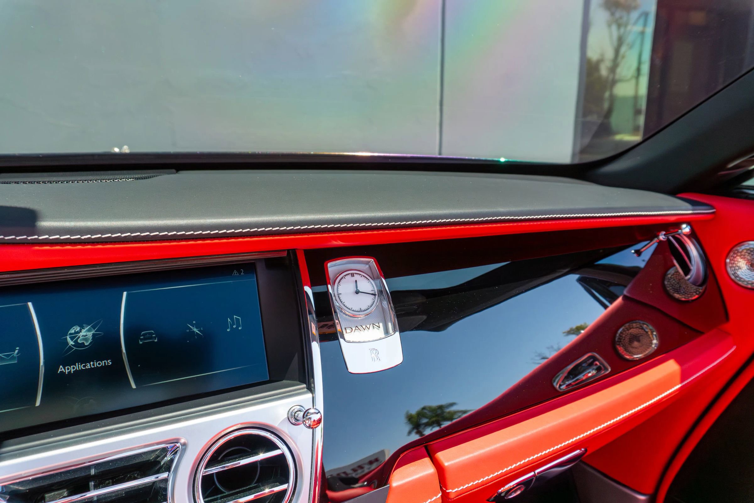 Used 2019 Rolls-Royce Dawn RWD image 79