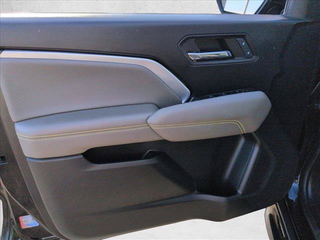 Used 2024 Chevrolet Colorado ZR2 w/ Safety Package AWD/4WD image 11