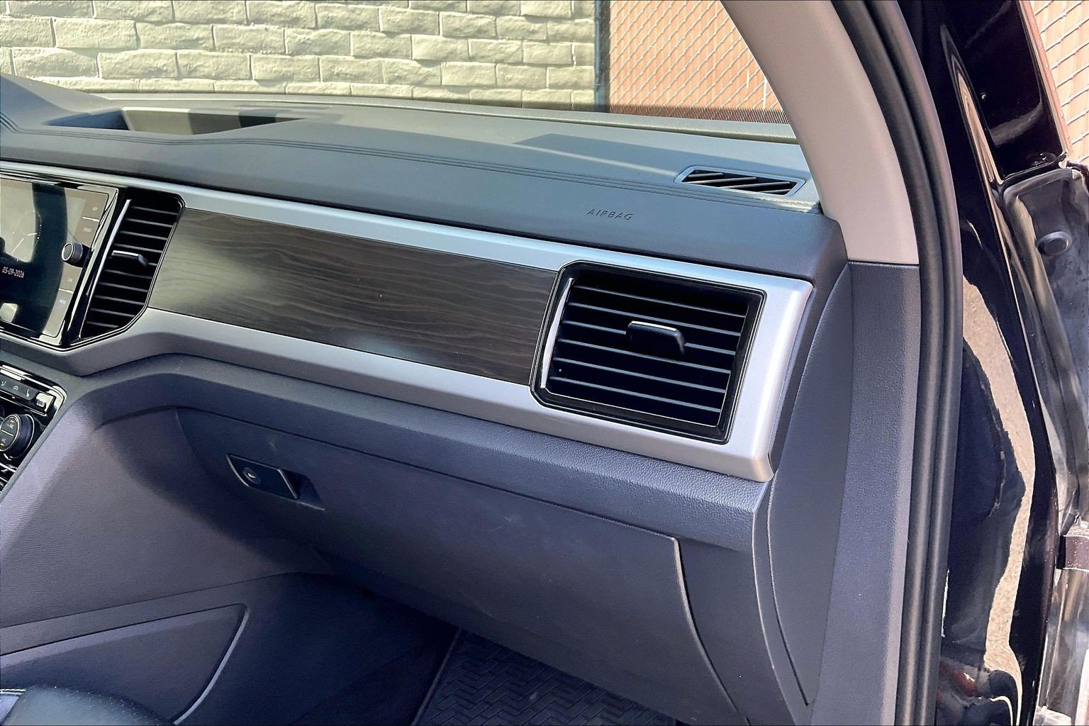 Certified 2023 Volkswagen Atlas SE w/ Panoramic Sunroof Package FWD image 16