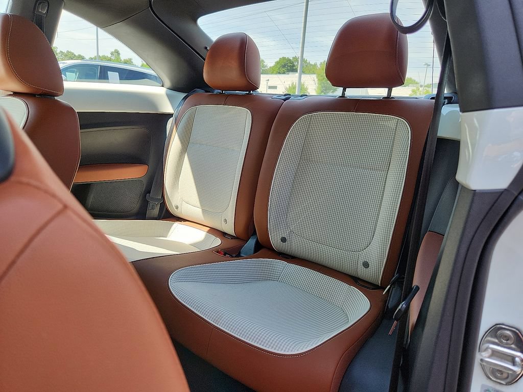 Used 2017 Volkswagen Beetle 1.8T Classic FWD image 16