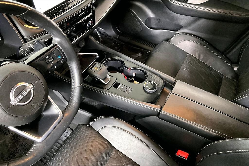 Used 2022 Nissan Rogue Platinum w/ Head-Up Display Package image 17