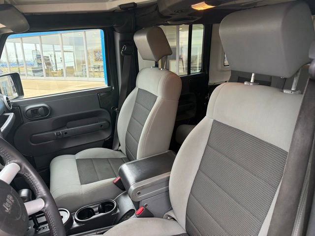 Used 2010 Jeep Wrangler Unlimited Sahara image 17