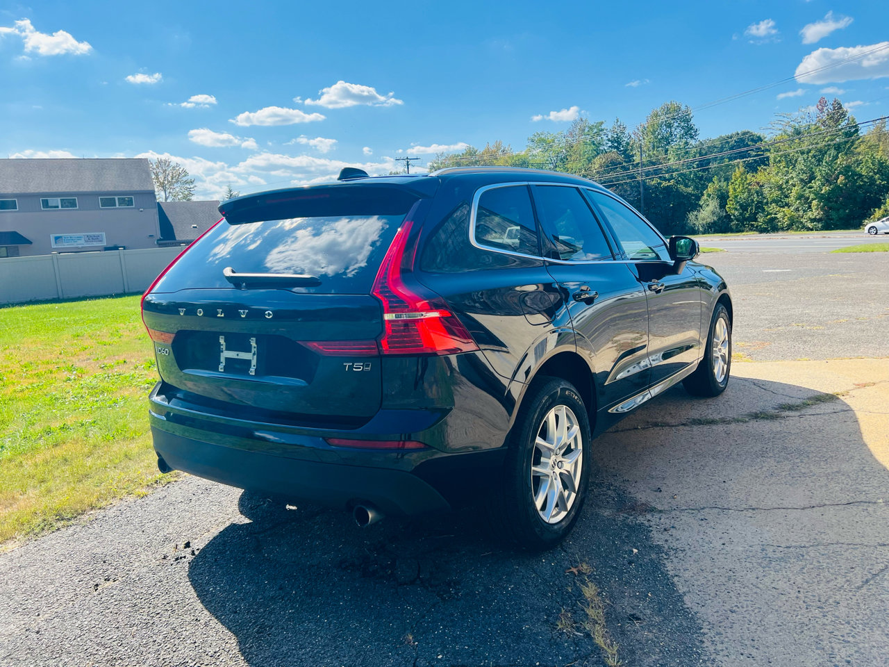 Used 2020 Volvo XC60 T5 Momentum image 6