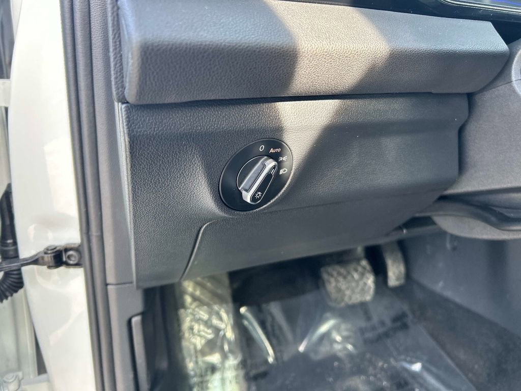 Used 2025 Volkswagen Jetta S image 18