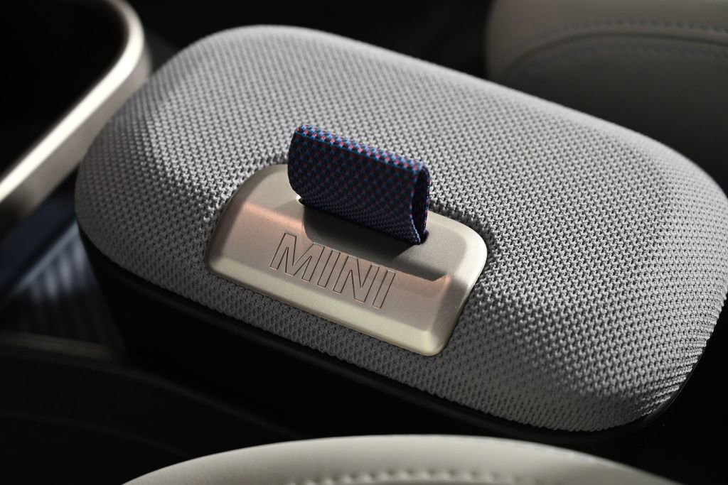 Certified 2025 MINI Cooper S image 19