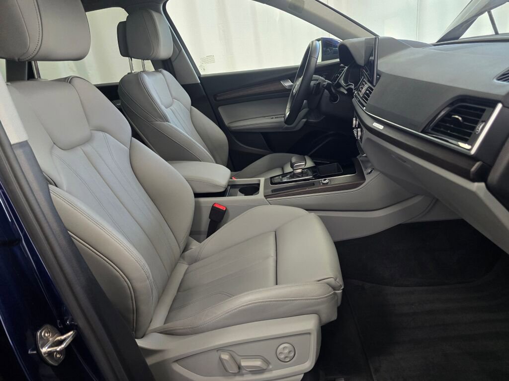 Certified 2025 Audi Q5 2.0T Premium Plus image 27