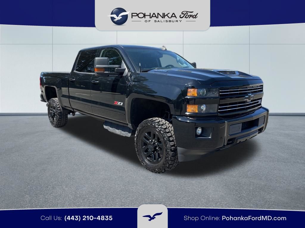 Used 2019 Chevrolet Silverado 2500 LT w/ Midnight Edition image 4