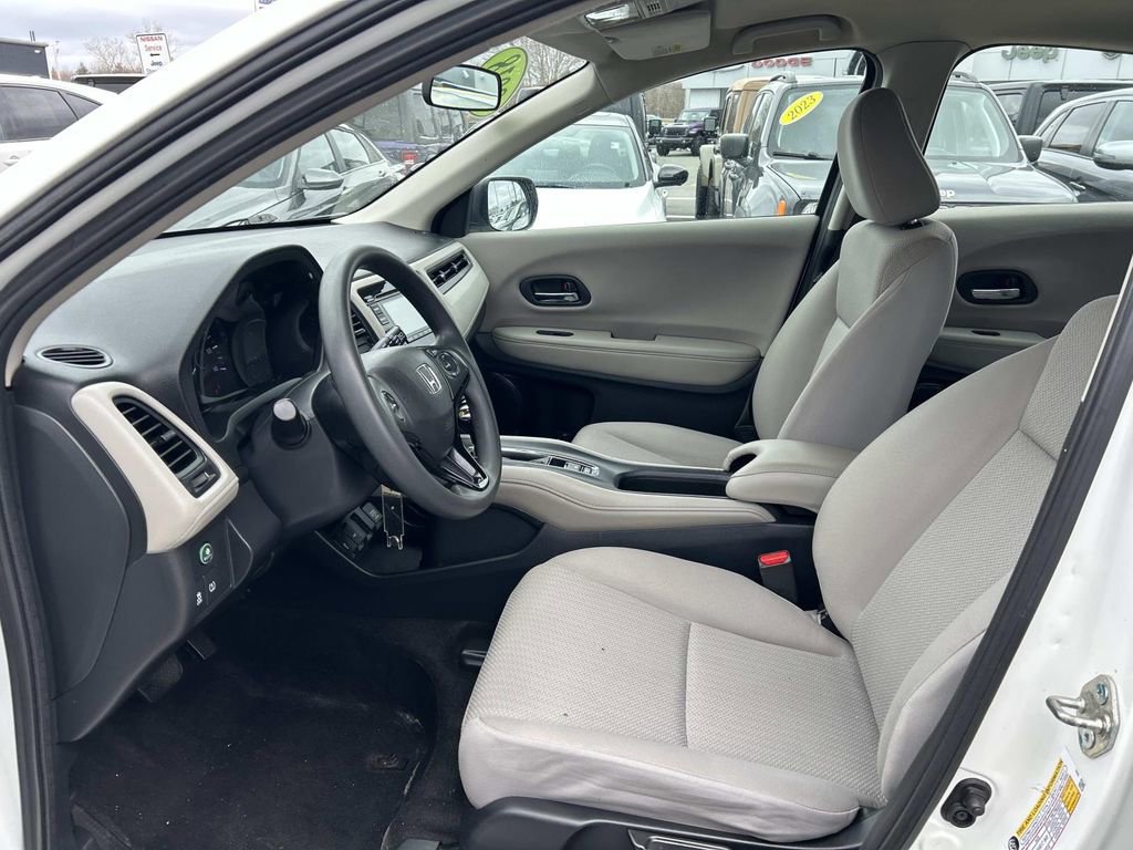 Used 2018 Honda HR-V LX image 9