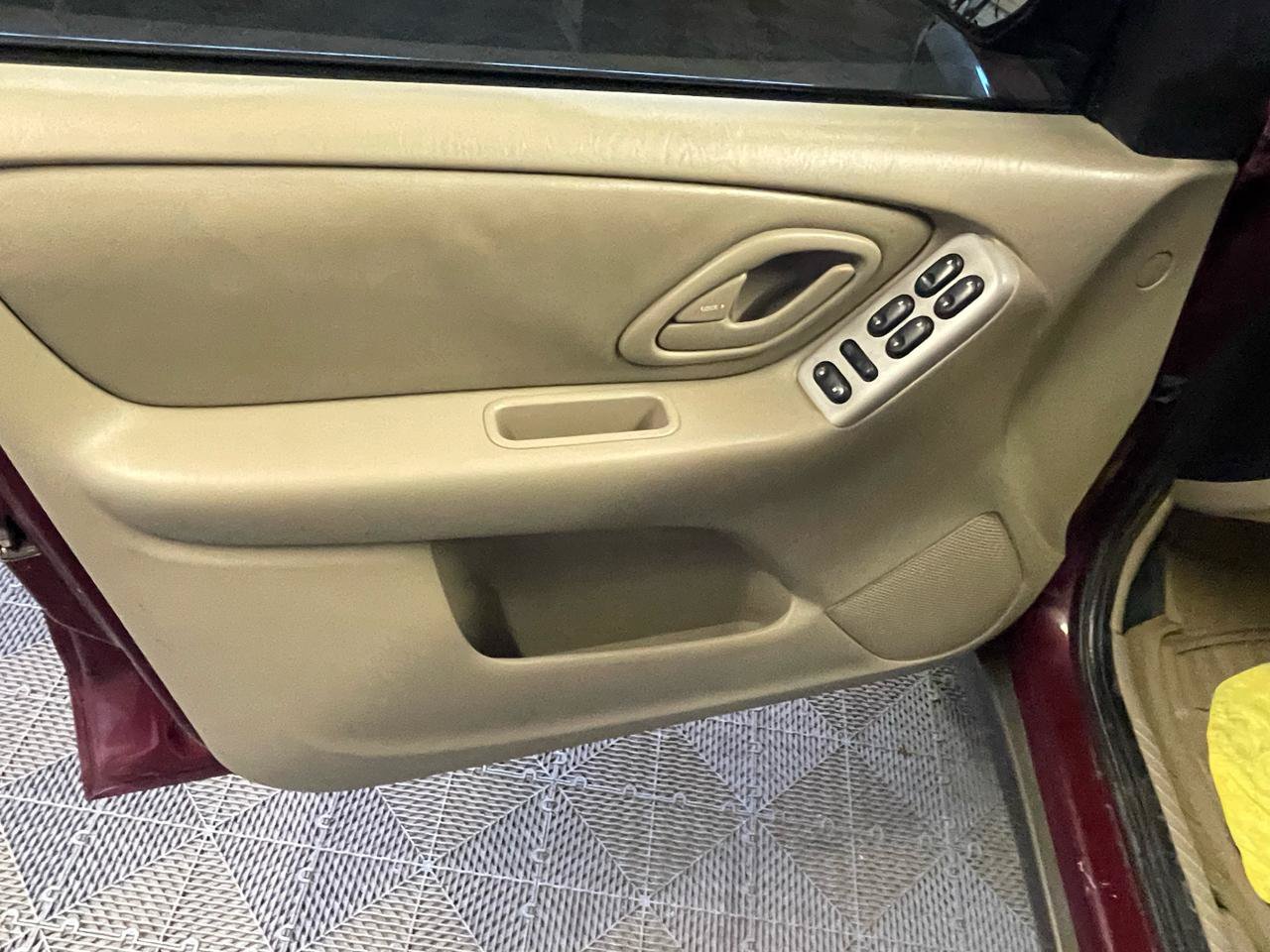 Used 2003 MAZDA Tribute ES AWD/4WD image 25
