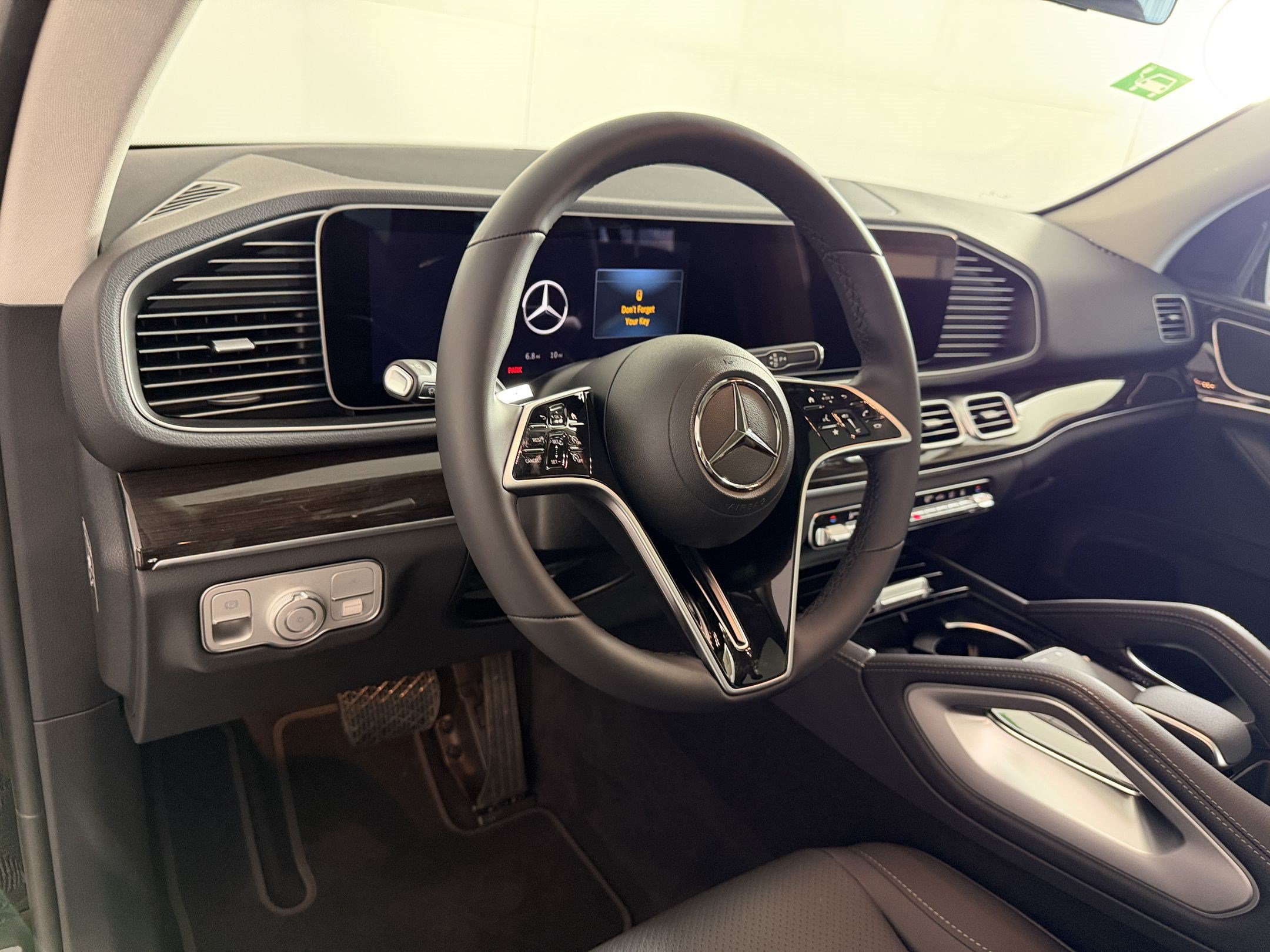 New 2026 Mercedes-Benz GLE 450e 4MATIC image 4