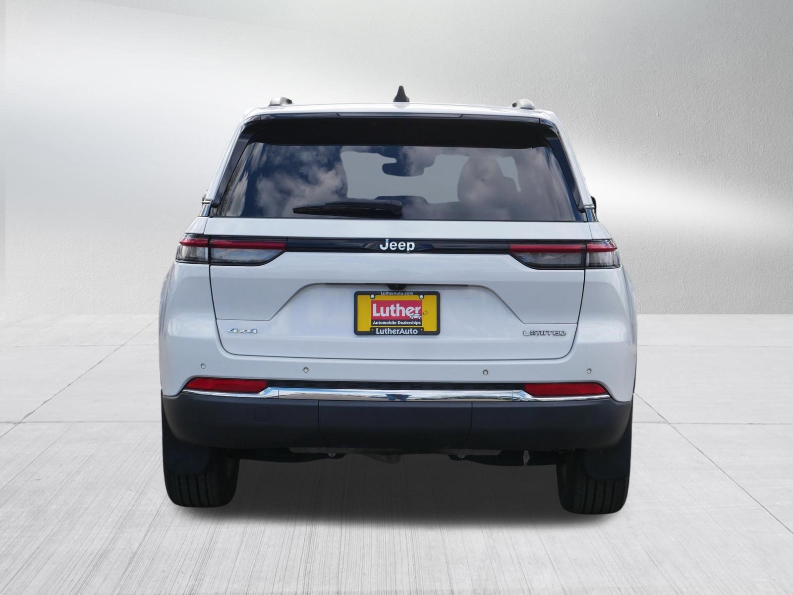 Used 2023 Jeep Grand Cherokee Limited w/ MOPAR Finishing Package AWD/4WD image 6