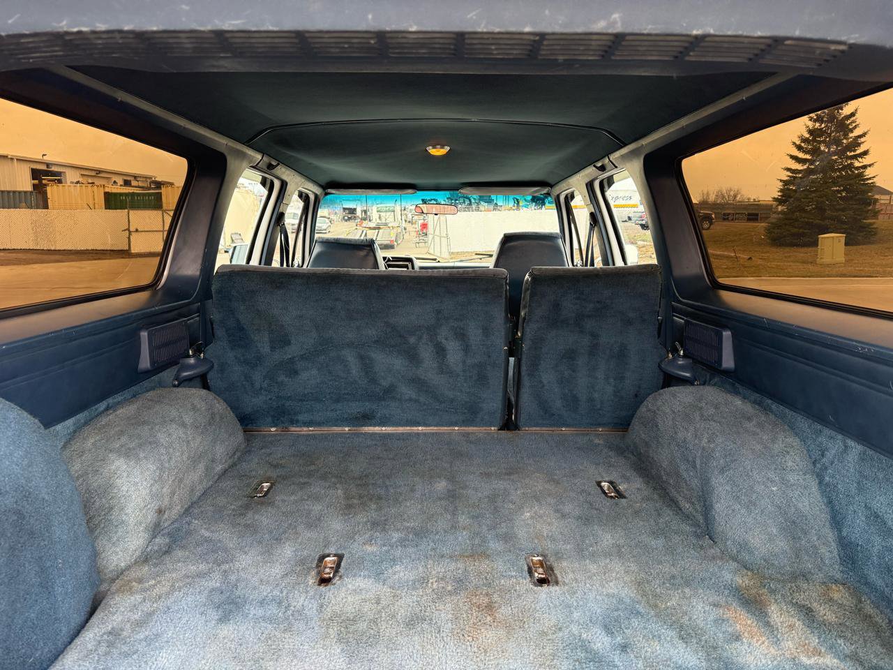 Used 1987 GMC Suburban 4WD image 21