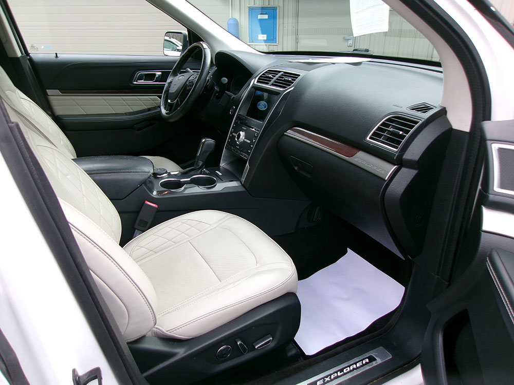 Used 2017 Ford Explorer Platinum AWD/4WD image 10