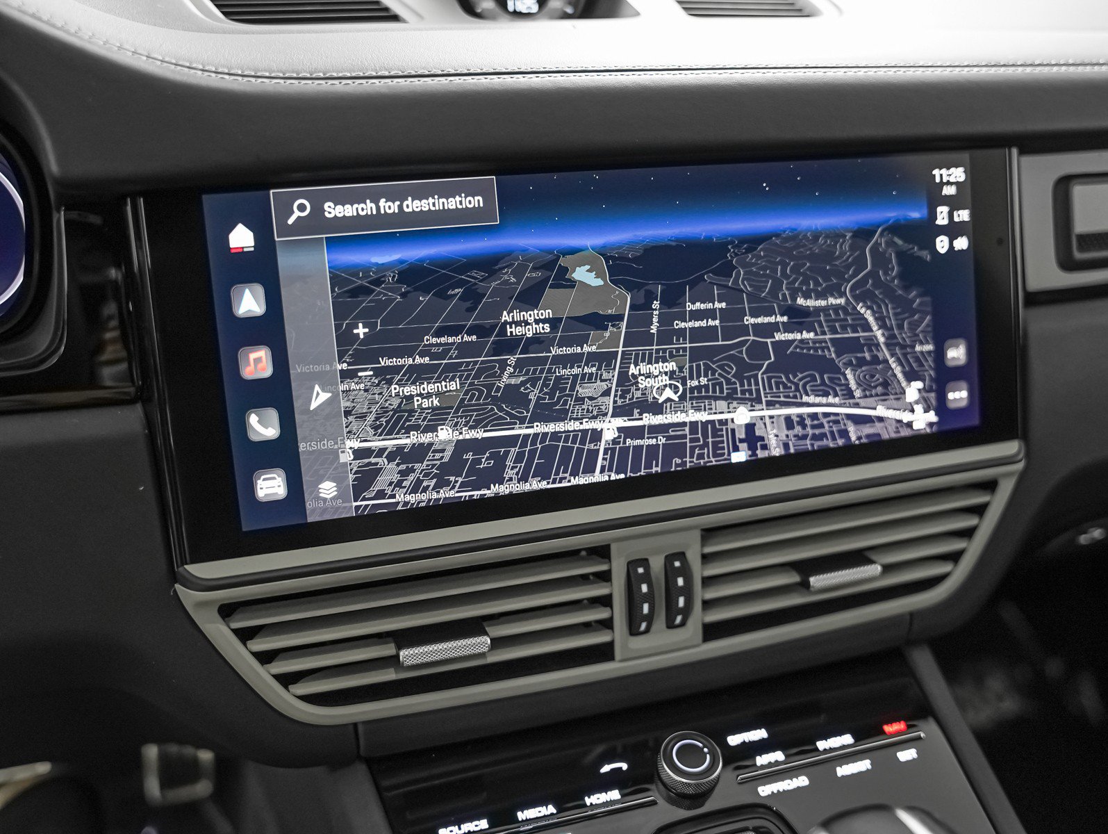 Certified 2022 Porsche Cayenne Turbo GT AWD/4WD image 23