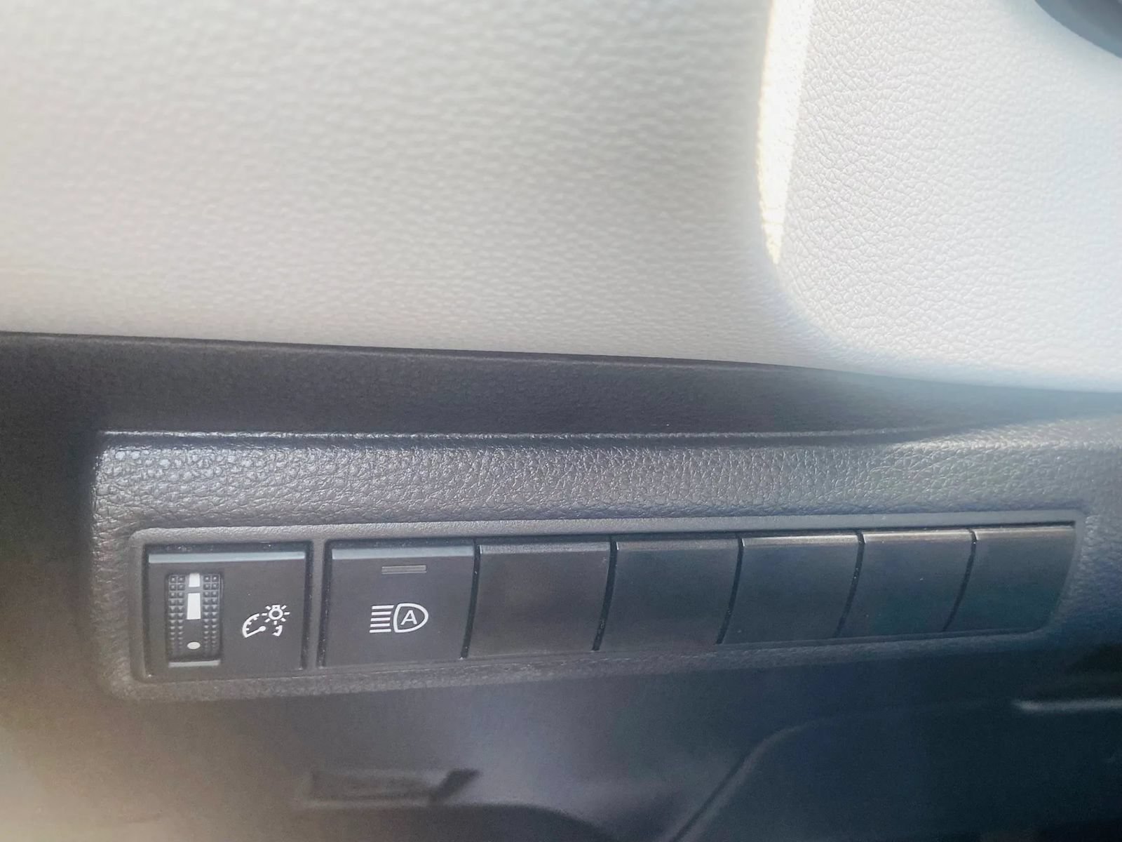 Used 2023 Toyota Corolla SE FWD image 11