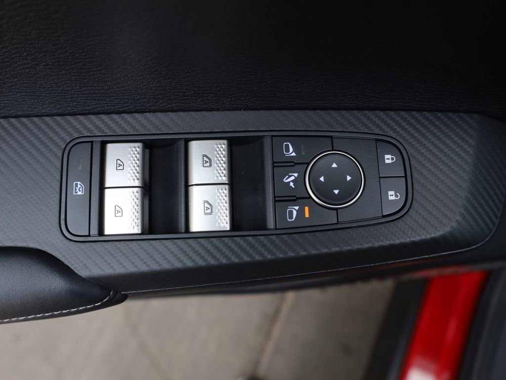 New 2025 Mitsubishi Outlander SE image 37