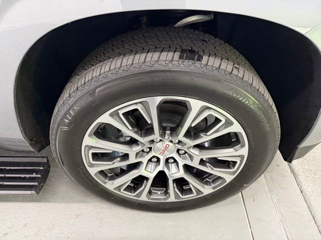 New 2026 GMC Yukon Denali w/ Sun & Power Step Package RWD image 4