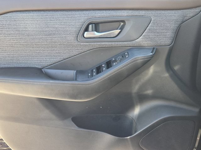 Used 2023 Nissan Rogue SV FWD image 22