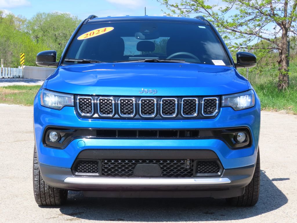 Used 2024 Jeep Compass Limited AWD/4WD image 15