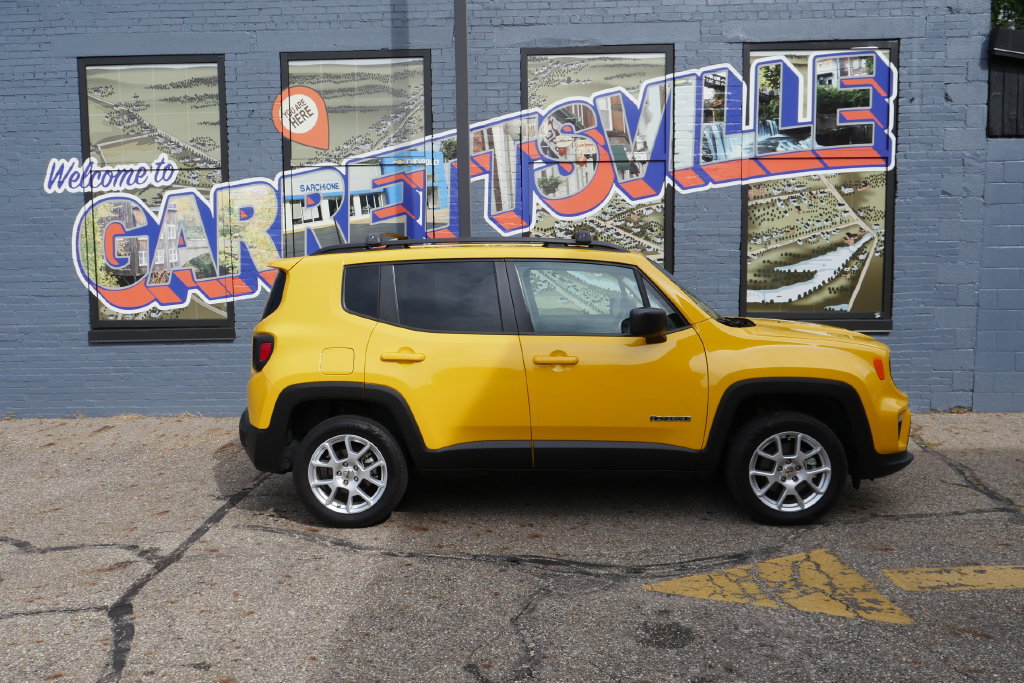 Used 2023 Jeep Renegade Latitude w/ Premium Group AWD/4WD image 27