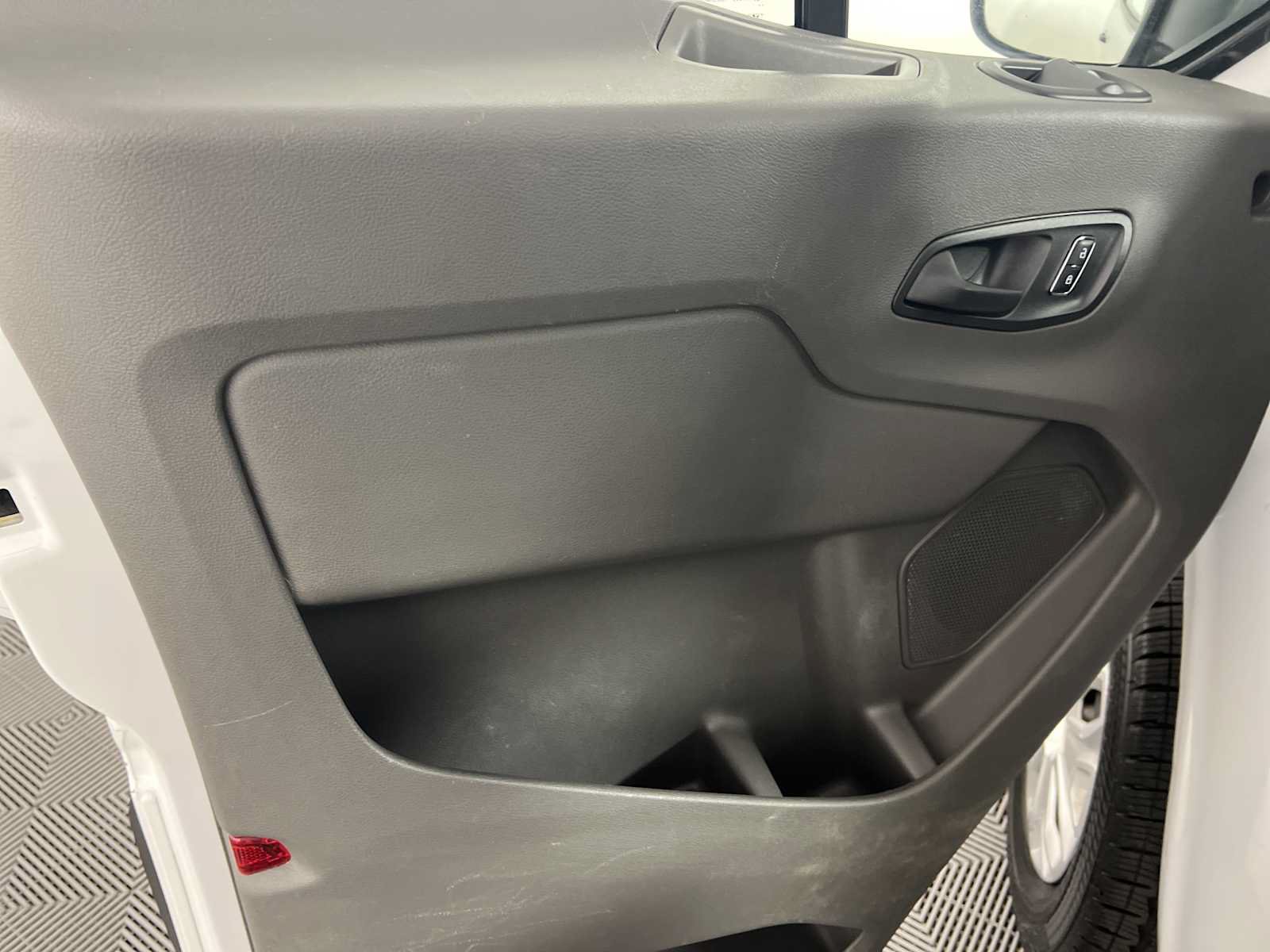 Used 2025 Ford Transit 250 Low Roof w/ Exterior Upgrade Package RWD image 10