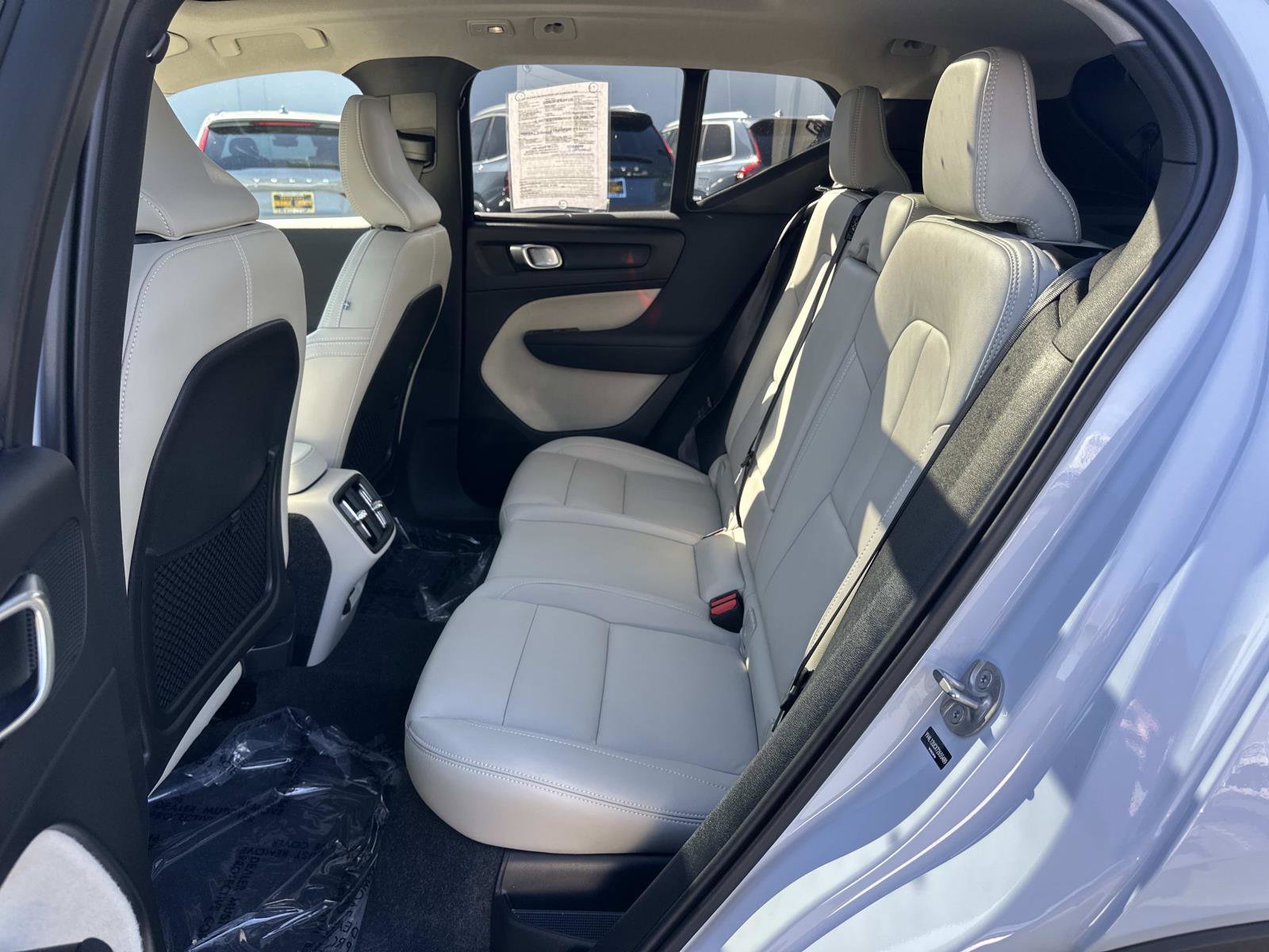 Certified 2026 Volvo XC40 B5 Plus w/ Protection Package Premier image 21