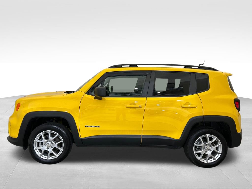 Used 2023 Jeep Renegade Latitude w/ Premium Group AWD/4WD image 2
