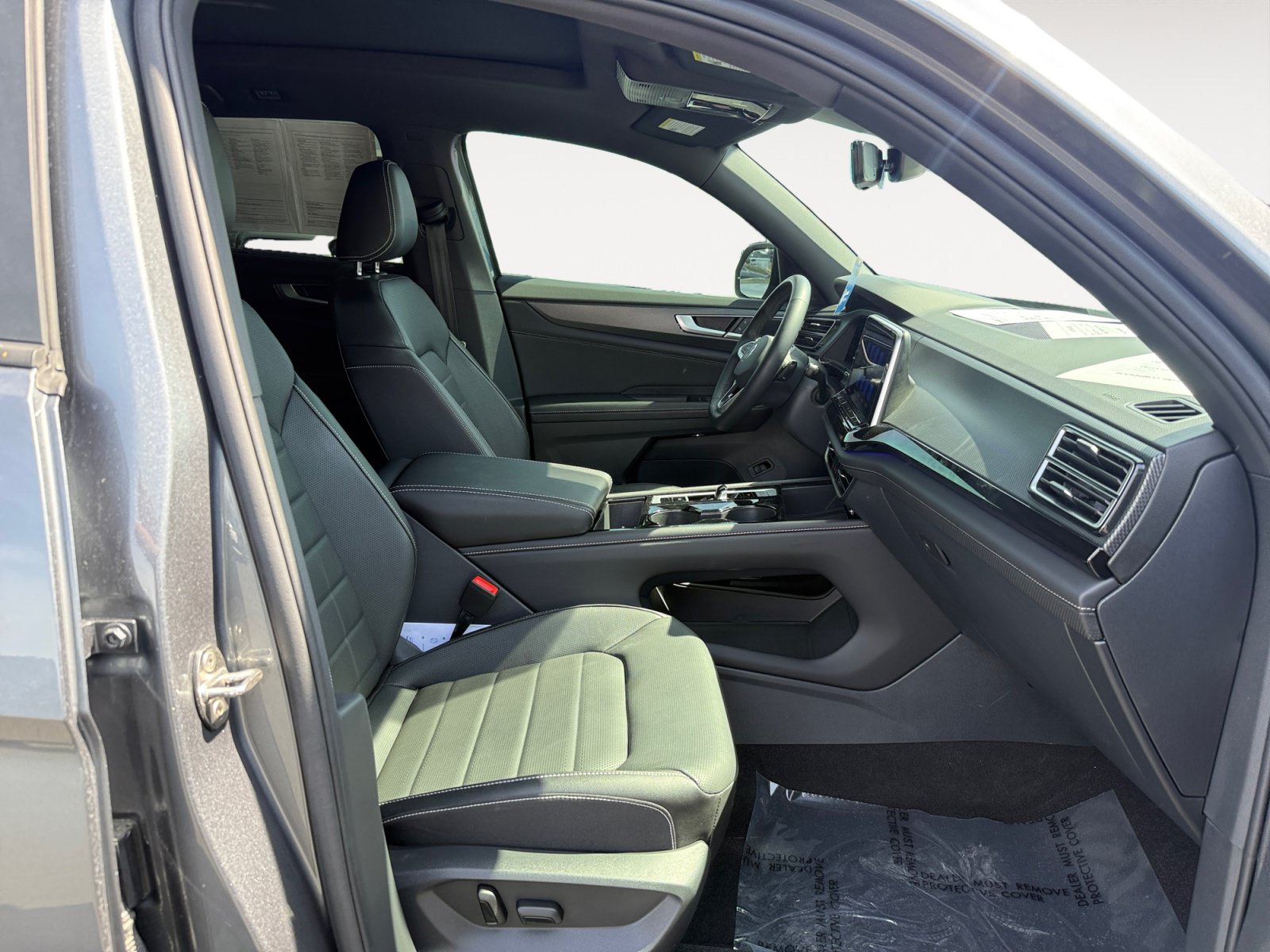 Certified 2025 Volkswagen Atlas Cross Sport SEL R-Line AWD/4WD image 19