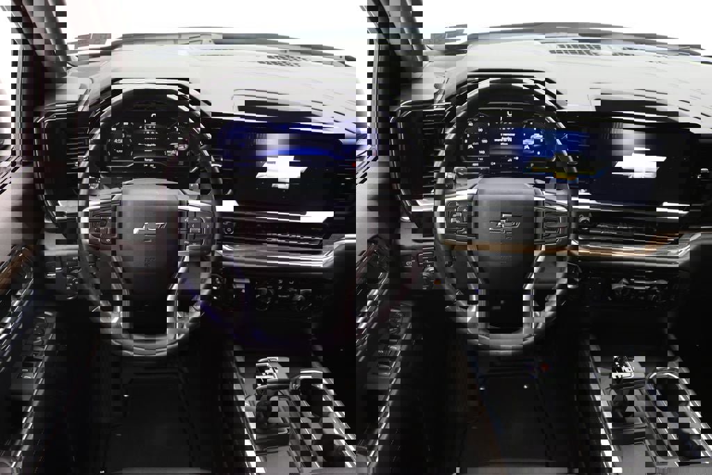 Used 2023 Chevrolet Silverado 1500 RST w/ Redline Edition AWD/4WD image 17