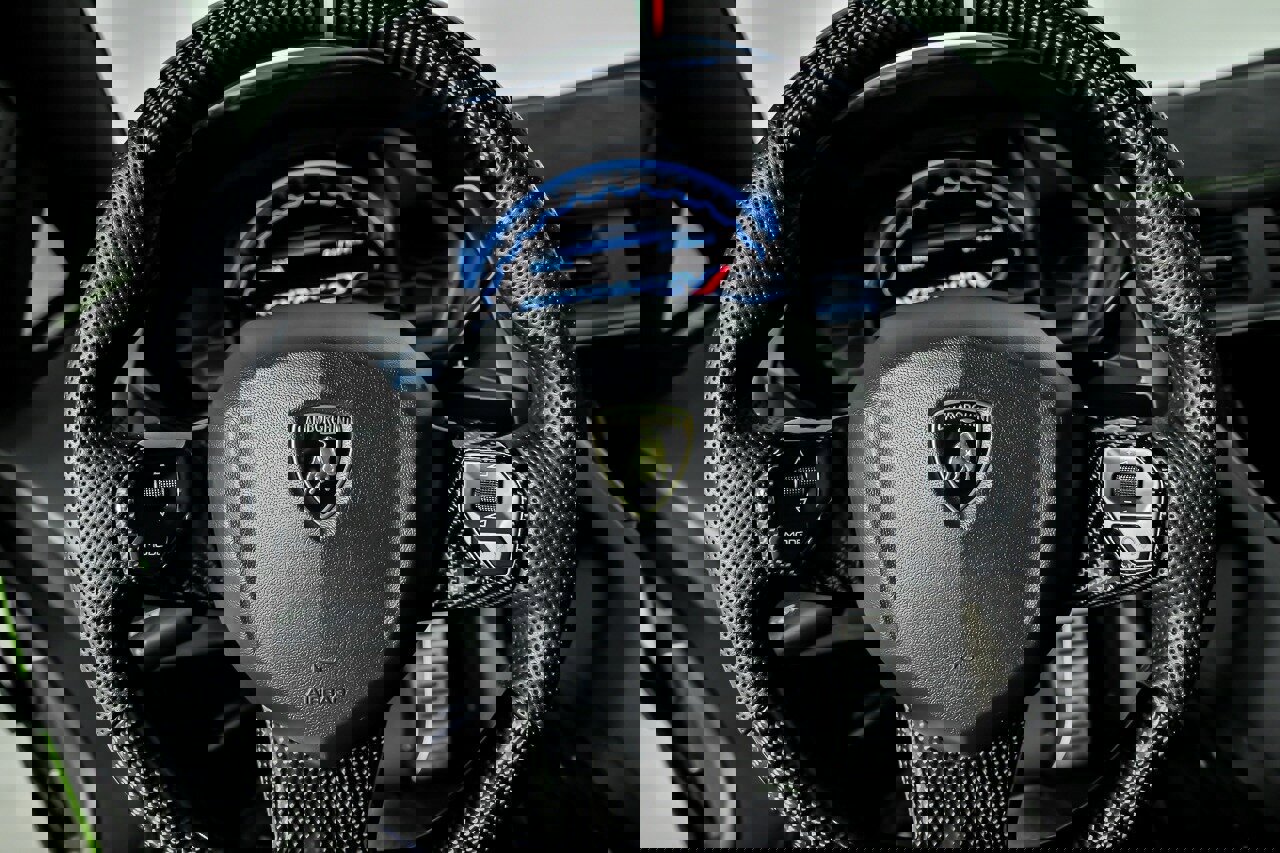 Used 2019 Lamborghini Aventador SVJ image 32