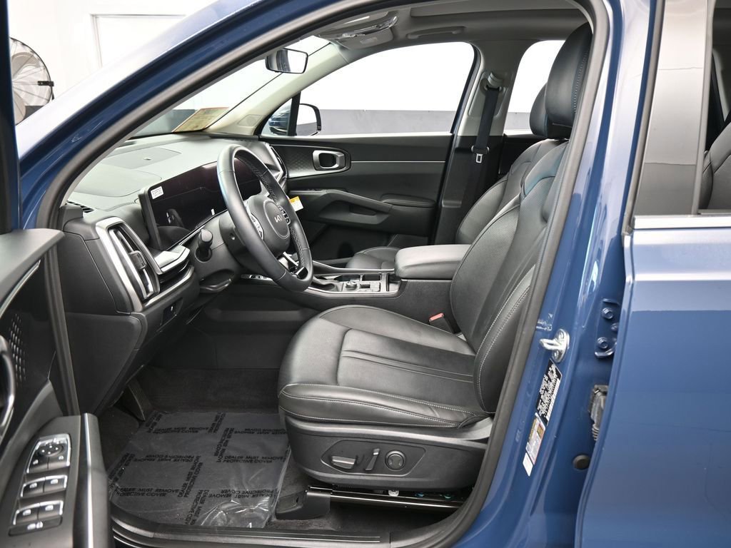 Used 2025 Kia Sorento S w/ Panoramic Sunroof Package image 11