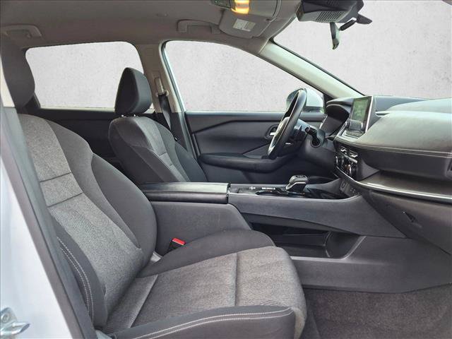 Used 2024 Nissan Rogue SV FWD image 19