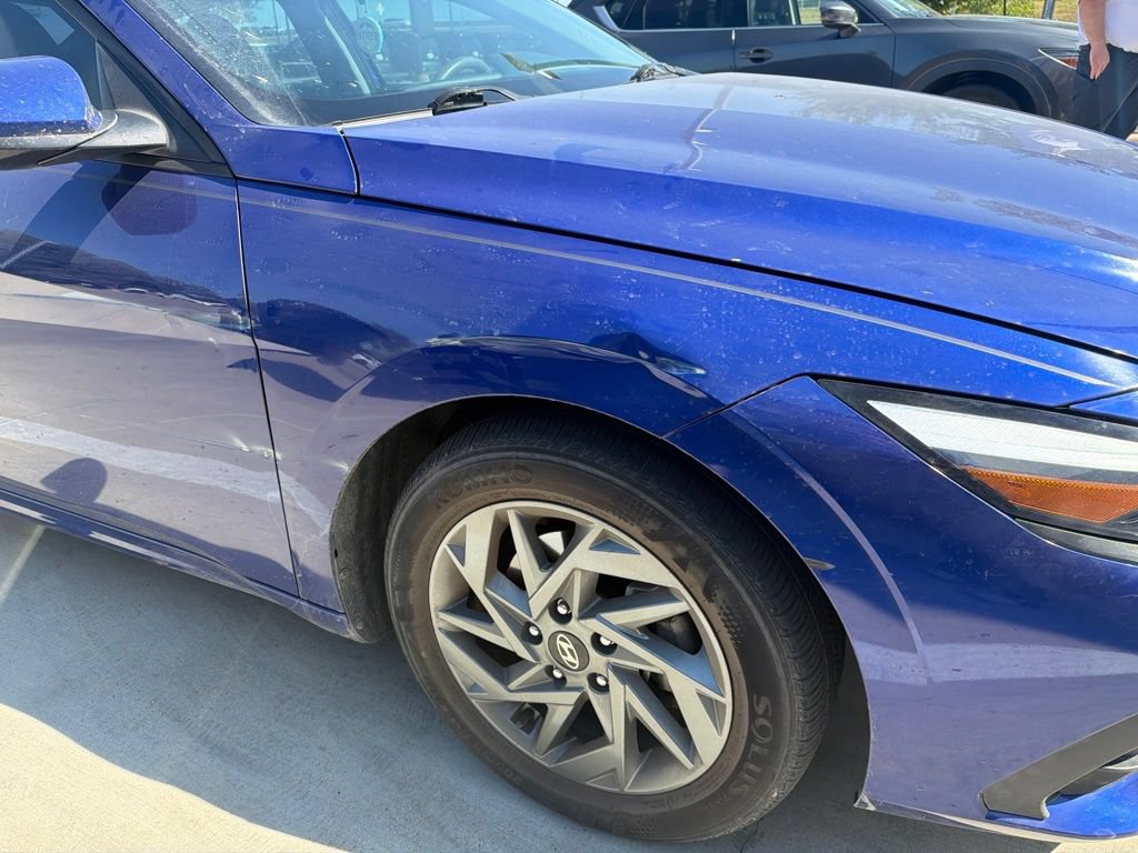 Used 2024 Hyundai Elantra SEL FWD image 11