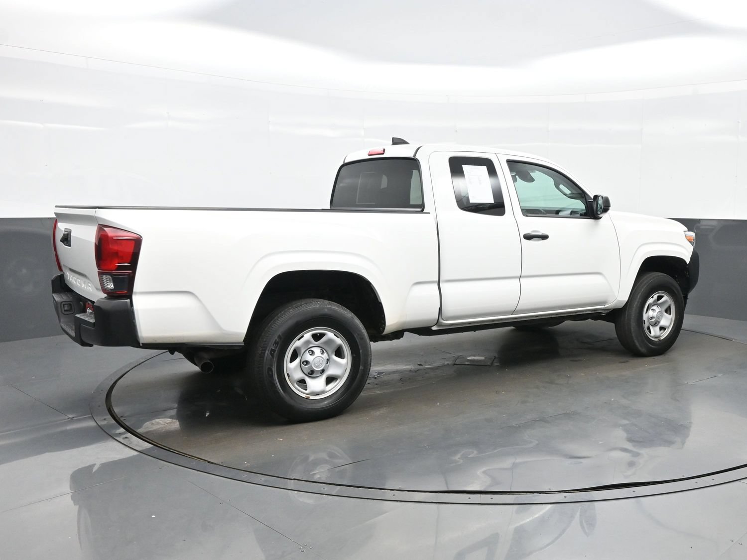 Used 2022 Toyota Tacoma SR AWD/4WD image 6