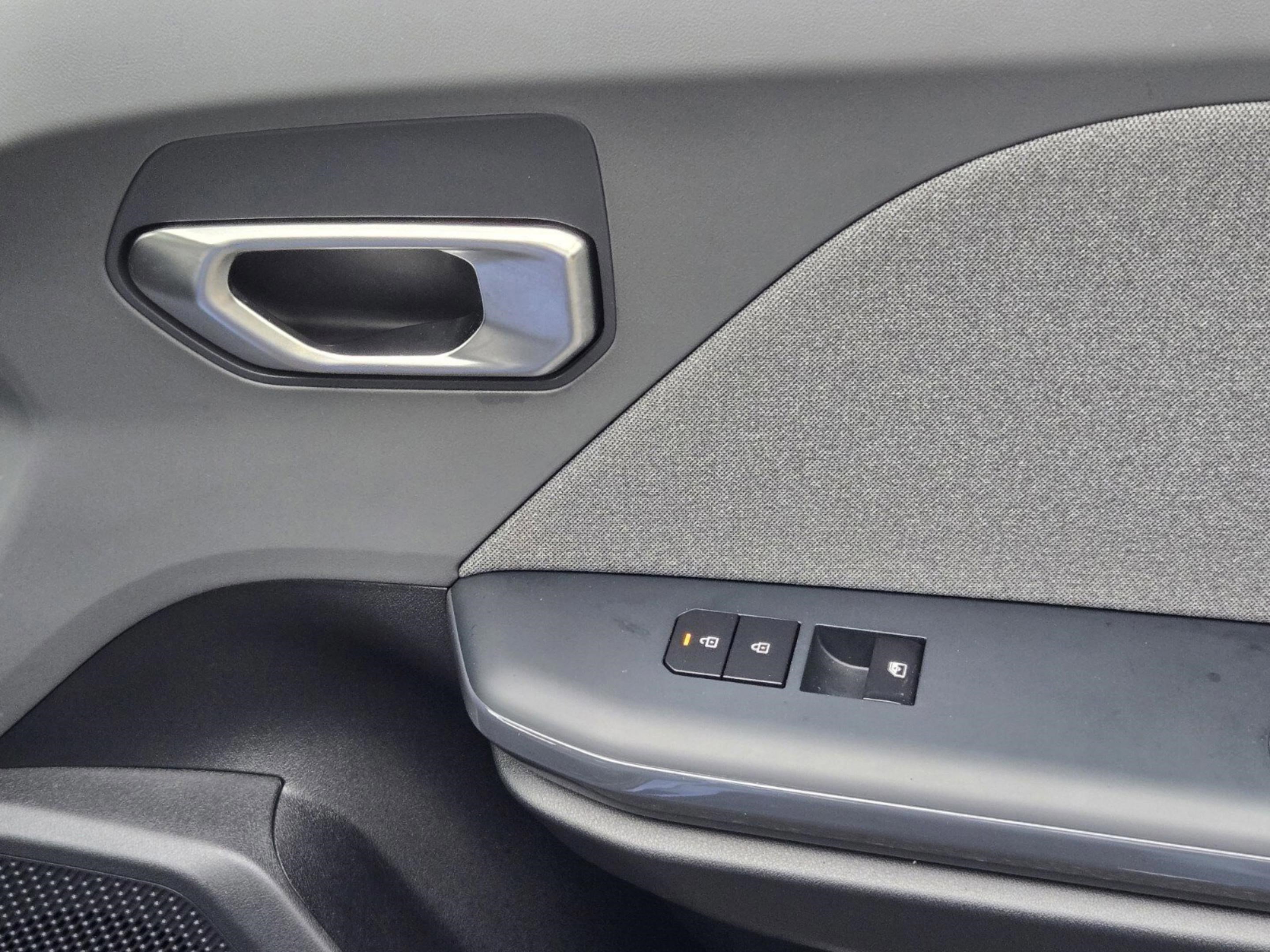 Used 2025 Kia K4 EX image 26