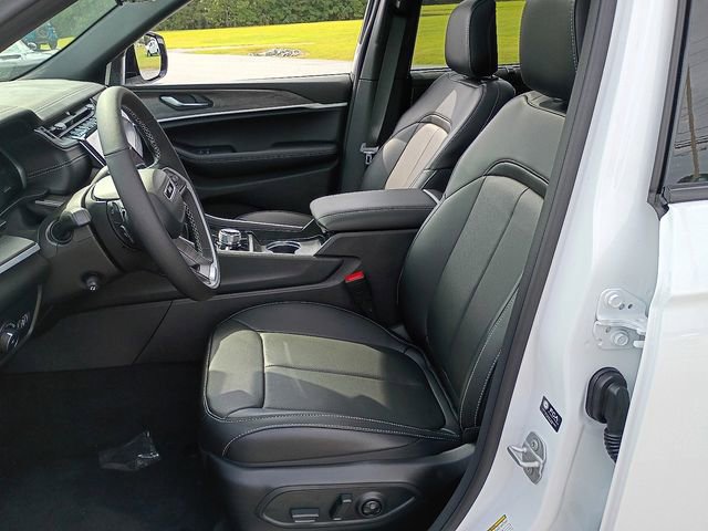 New 2025 Jeep Grand Cherokee Limited w/ Luxury Tech Group II AWD/4WD image 10