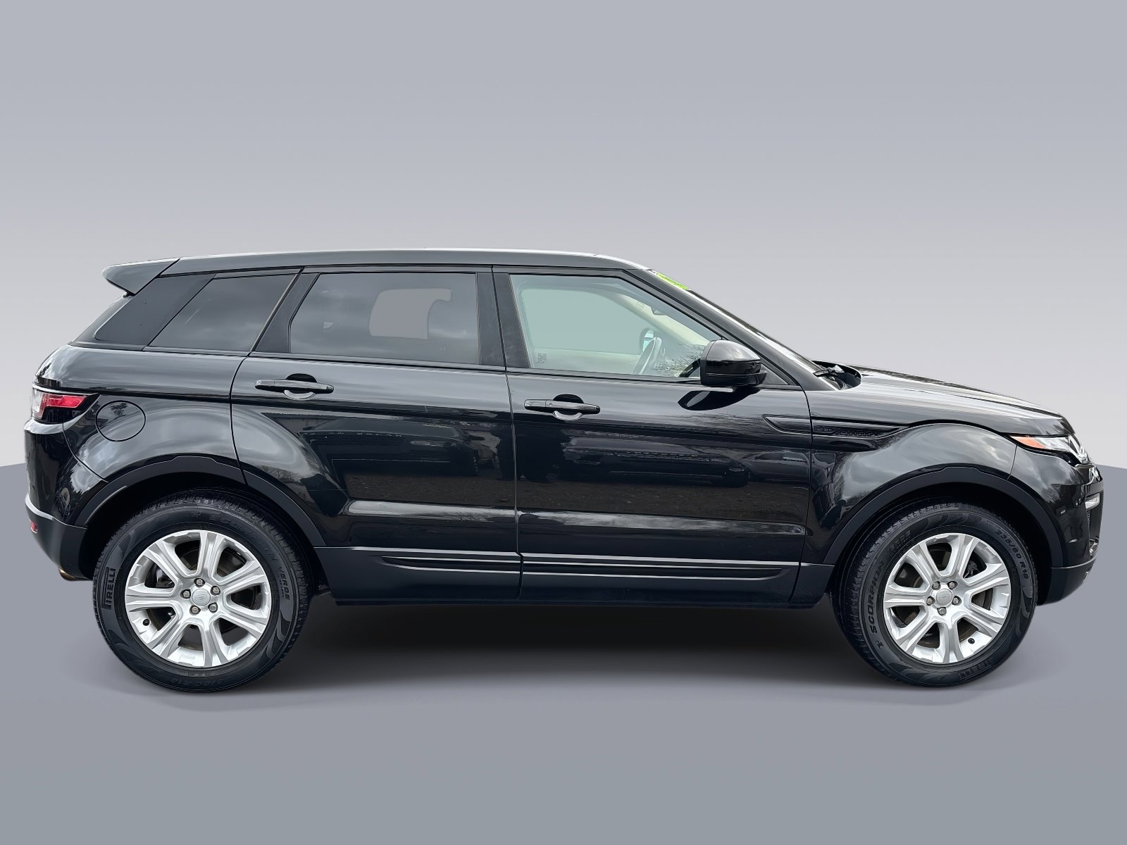 Used 2017 Land Rover Range Rover Evoque SE AWD/4WD image 2
