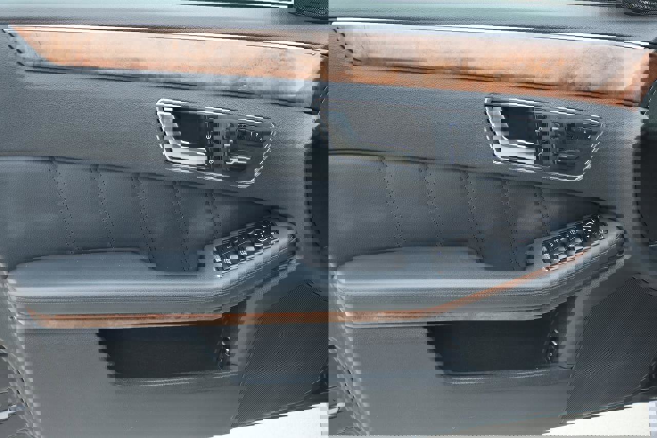 Used 2013 Mercedes-Benz E 350 Sedan image 22