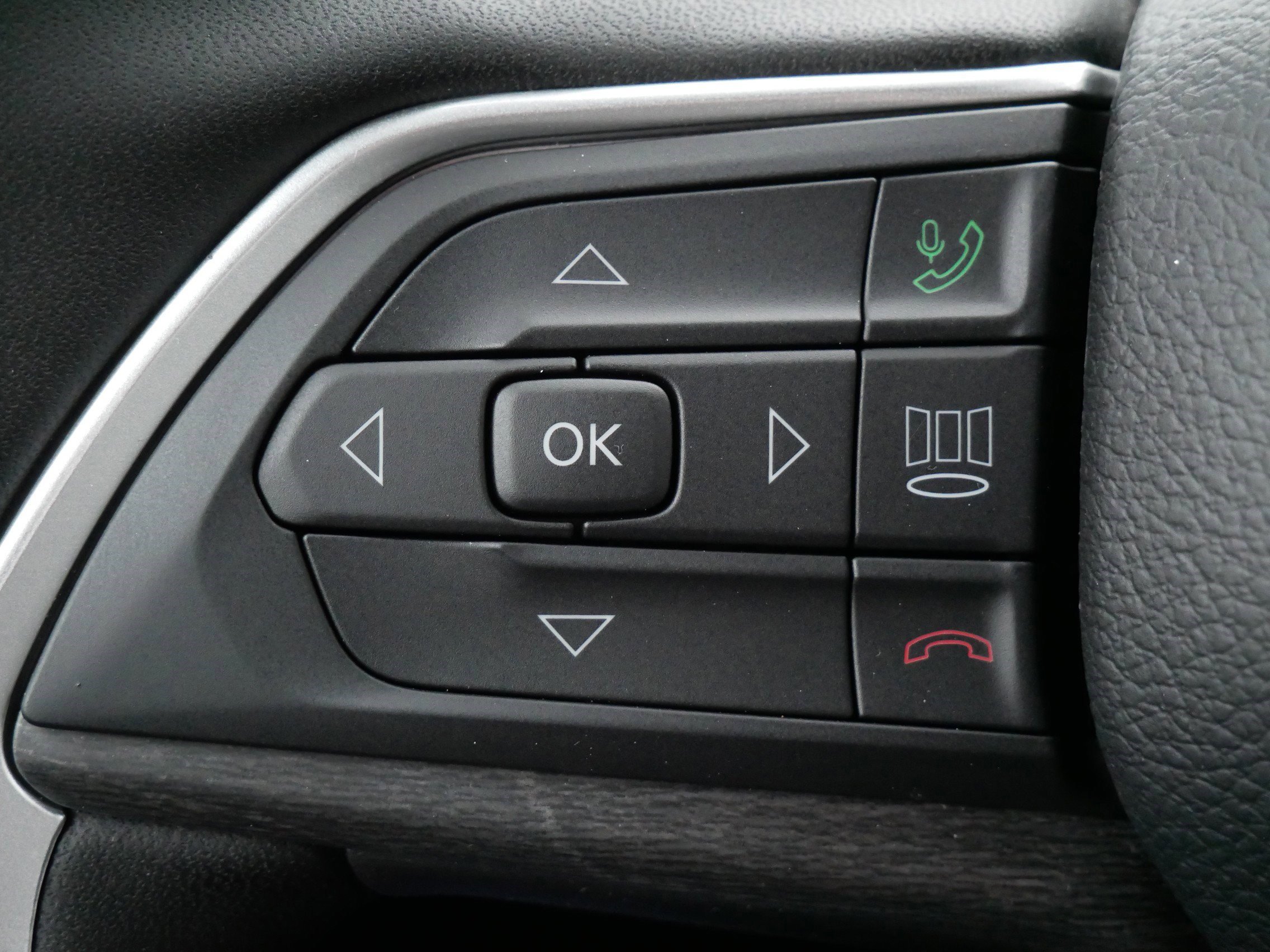 New 2025 Jeep Grand Cherokee Limited image 15