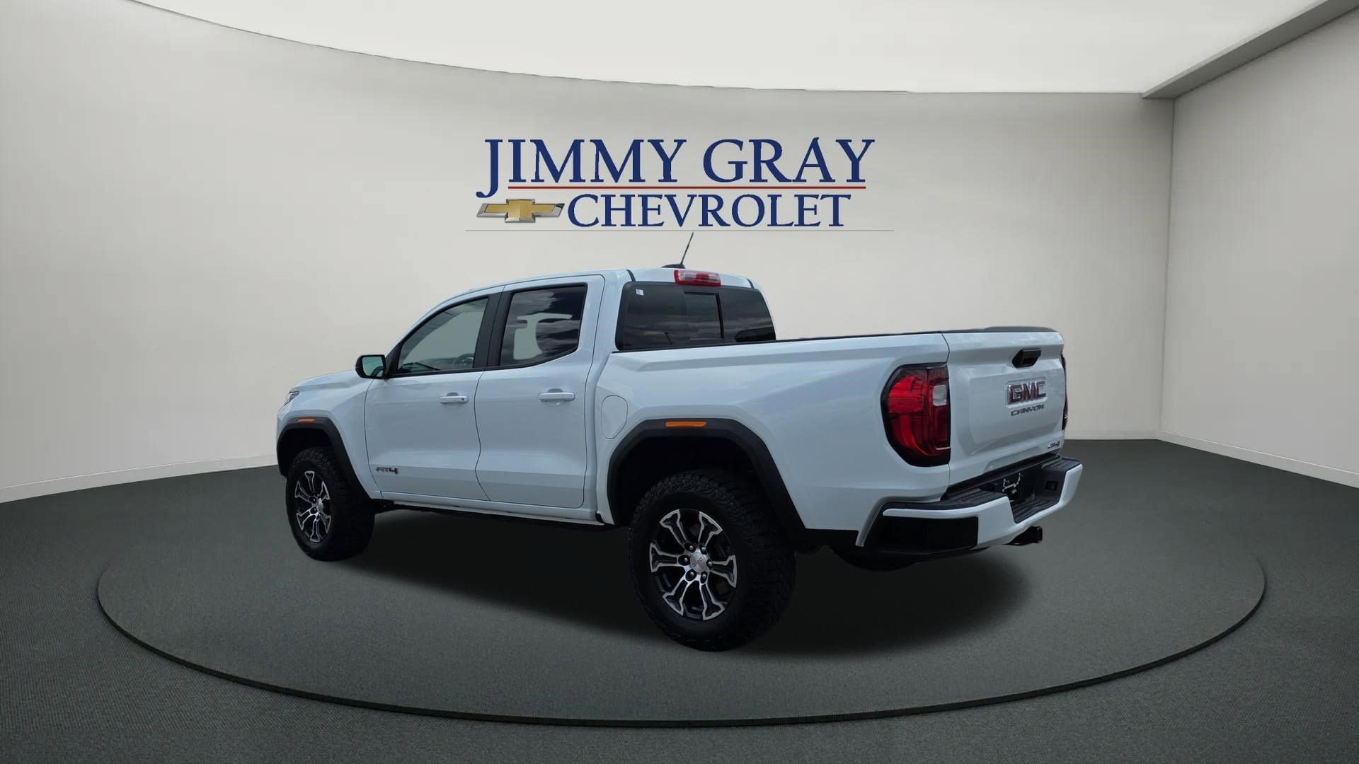 Used 2024 GMC Canyon AT4 AWD/4WD image 3