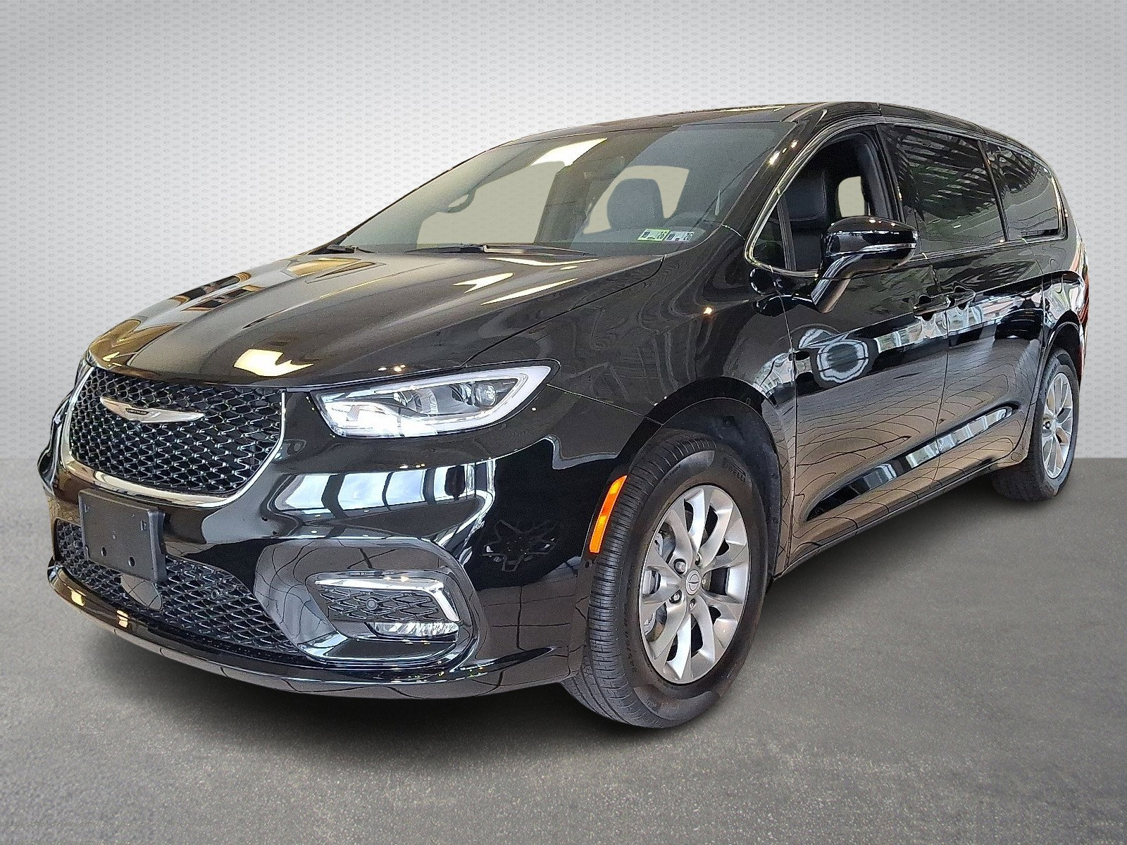 New 2026 Chrysler Pacifica Select image 3