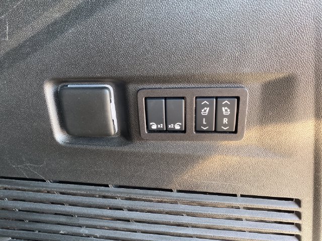 Used 2026 Chevrolet Tahoe Z71 w/ Comfort Package AWD/4WD image 20