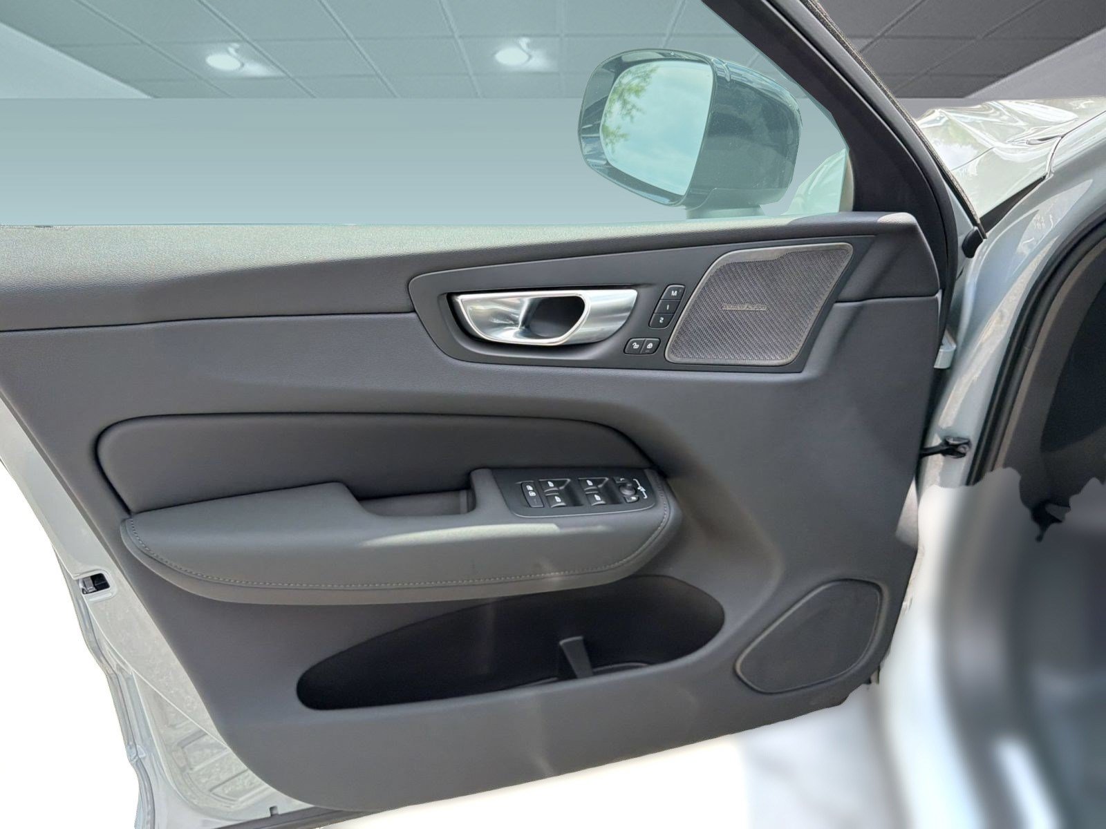New 2026 Volvo XC60 B5 Ultra w/ Climate Package AWD/4WD image 14
