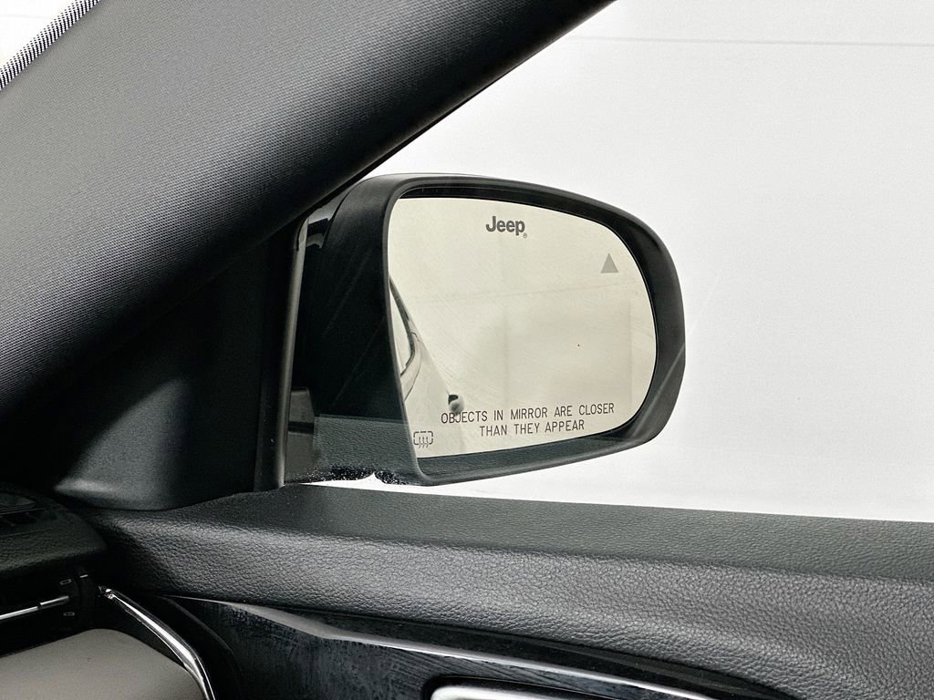 Used 2024 Jeep Compass Limited image 27