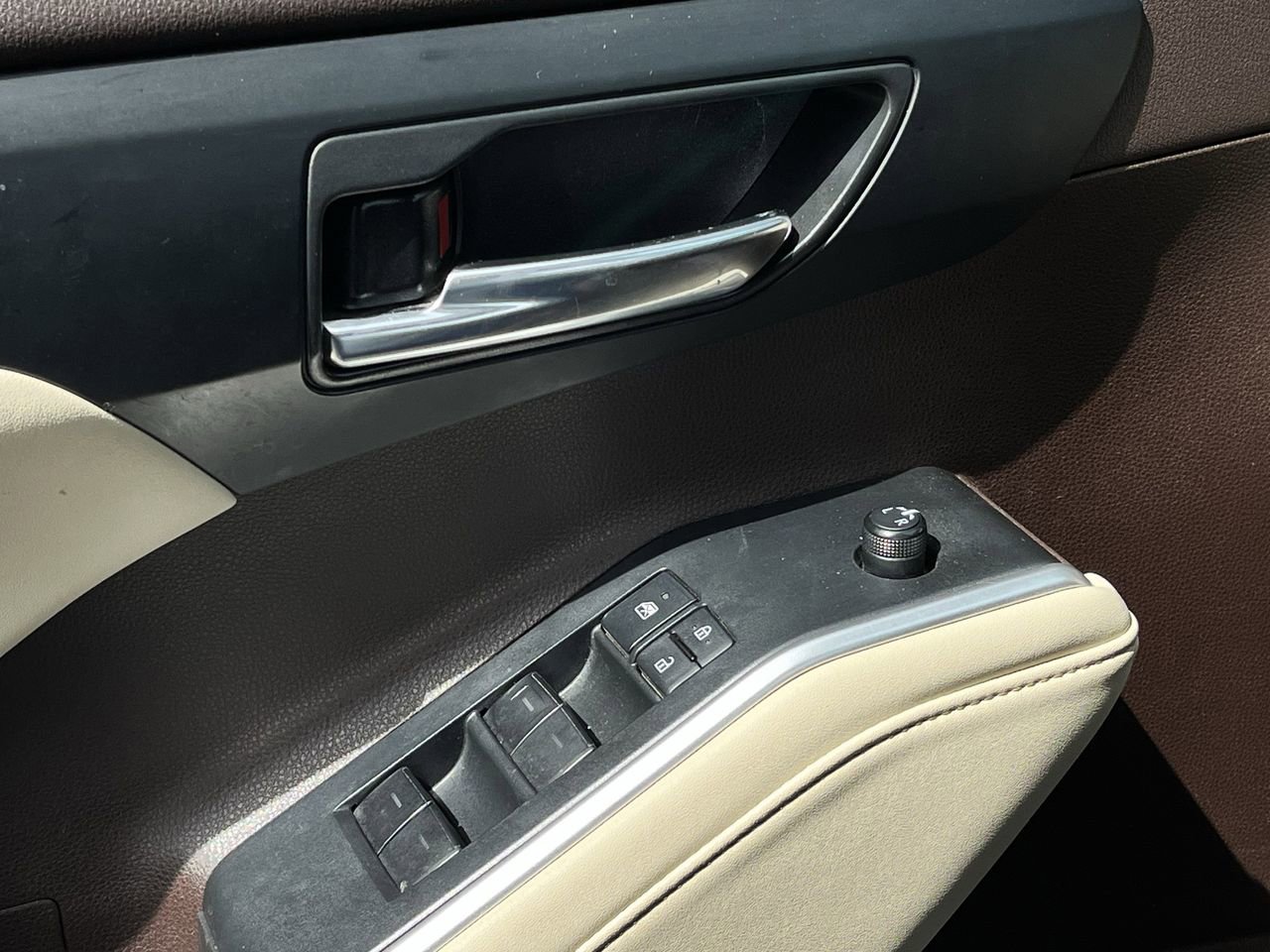 Used 2022 Toyota Highlander XLE image 21