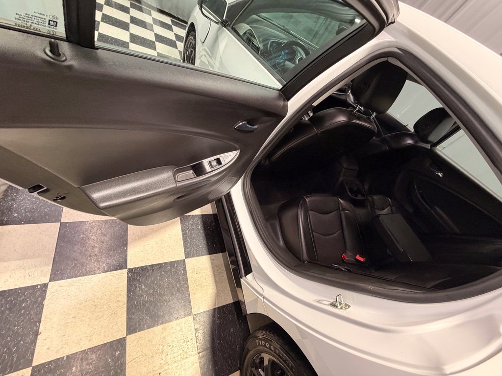 Used 2016 Chevrolet Volt Premier w/ Driver Confidence Package FWD image 7