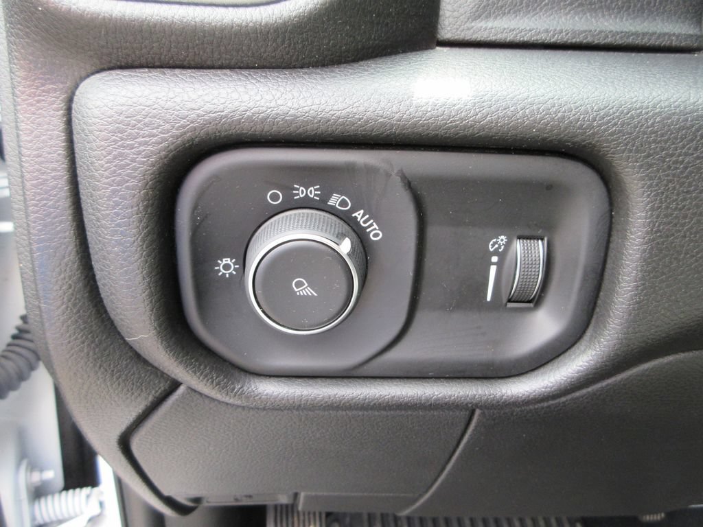 Used 2024 RAM 2500 Big Horn AWD/4WD image 10