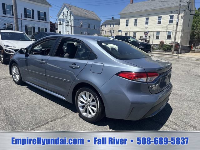 Used 2021 Toyota Corolla LE w/ LE Convenience Package FWD image 9
