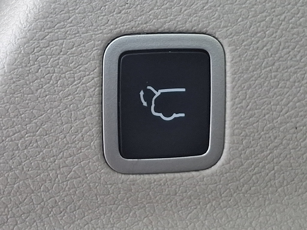 Used 2024 Chrysler Pacifica Touring-L FWD image 29