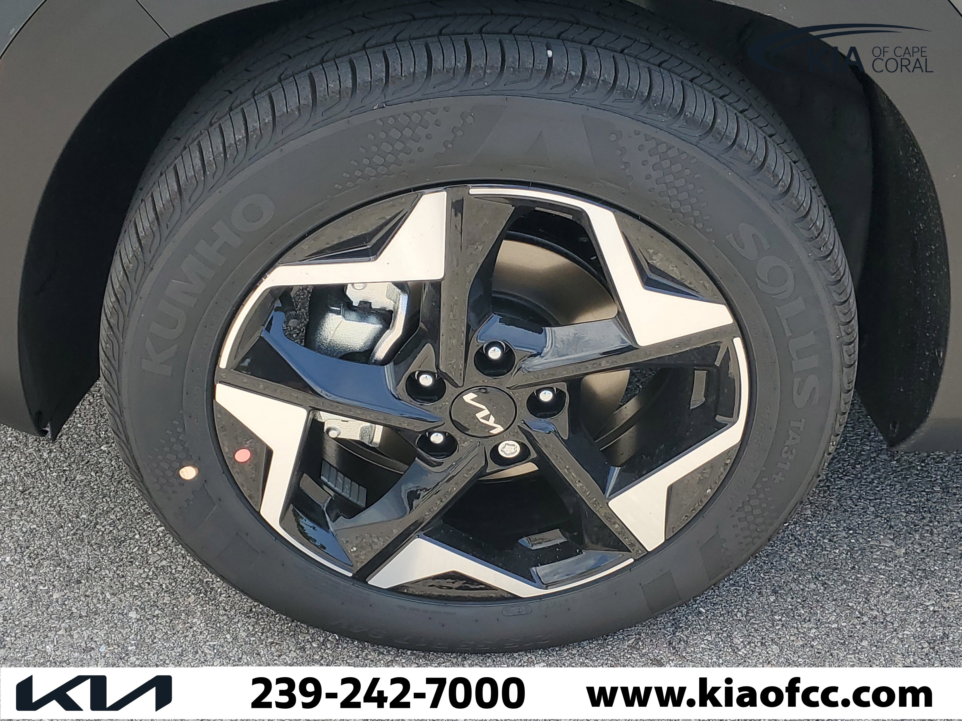 New 2026 Kia Seltos S FWD image 4
